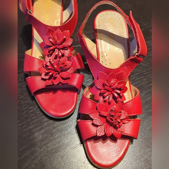 *HOST PICK* UK size 4 Worn ONCE Leather Sandals, Comfort Cushioned, RRP £49 - Picture 2 of 15